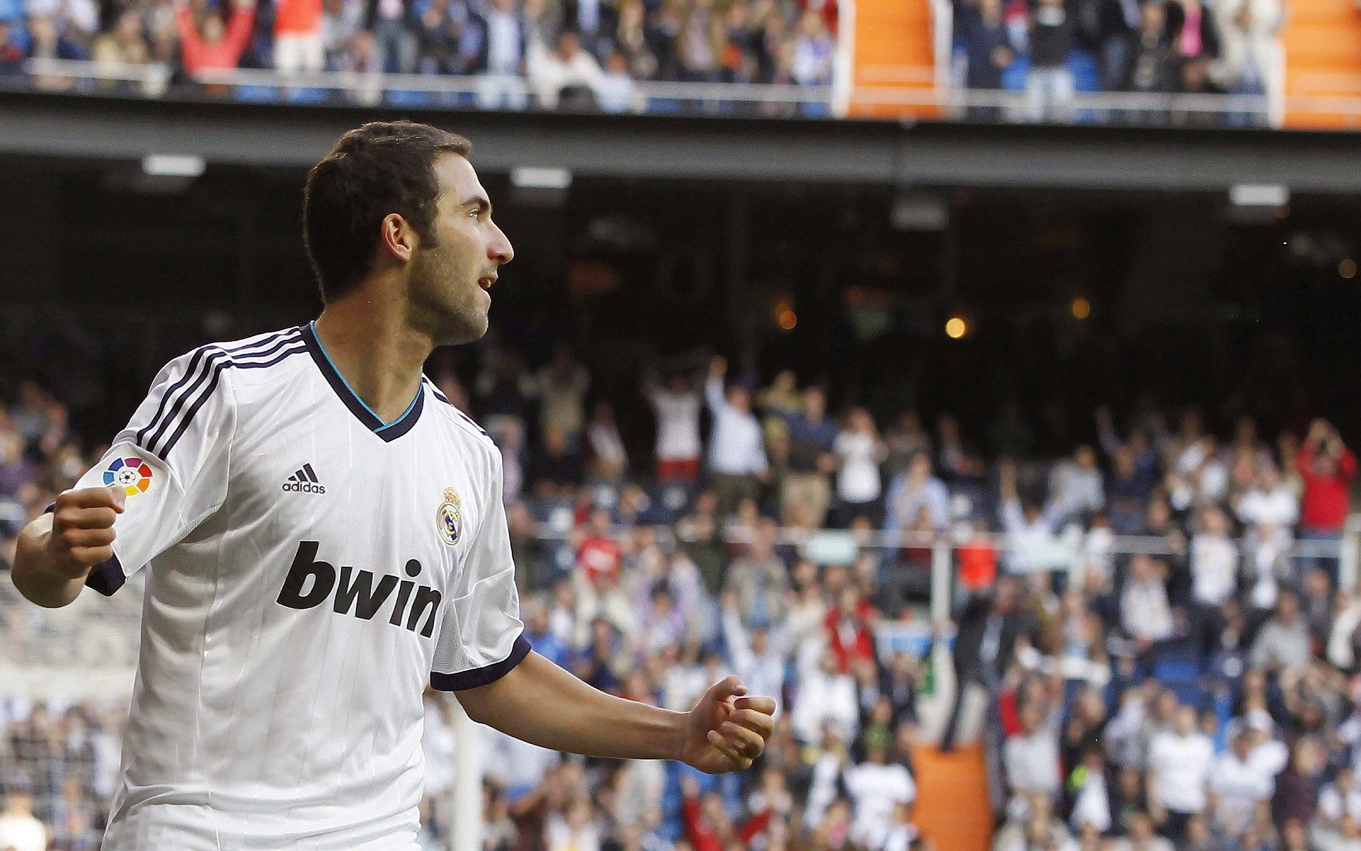 爱游戏网址登录-电竞赛事主持人团队全面提升,专业度再升级,电竞主持人靠什么赚钱