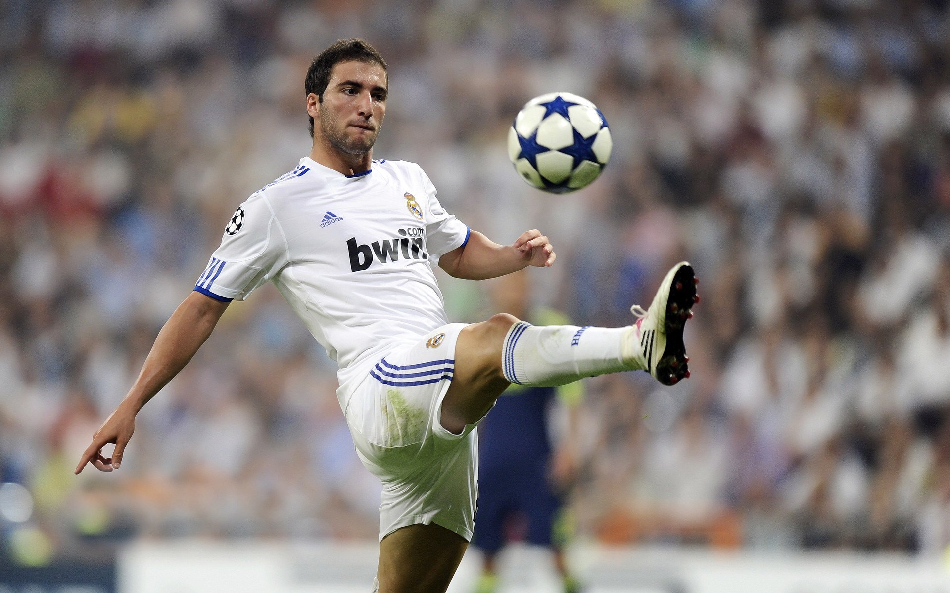 AYXSPORTSAPP-马赛新援火力全开，成为球队真正的战术核心，马赛首发